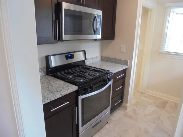 $3,125 | 408 West Sunset Road, Mount Prospect, IL 60056