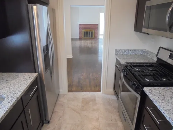 $3,125 | 408 West Sunset Road, Mount Prospect, IL 60056
