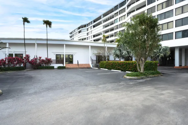 $6,000 | 3589 South Ocean Boulevard, Unit 801, South Palm Beach, FL 33480