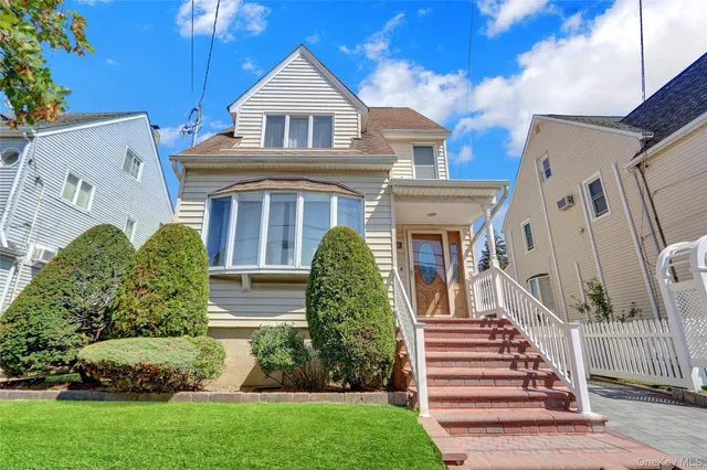 $749,999 | 57 Munro Boulevard, Valley Stream, NY 11581