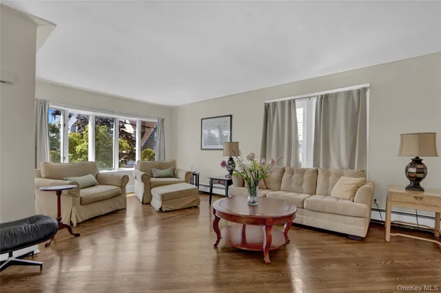 $749,999 | 57 Munro Boulevard, Valley Stream, NY 11581