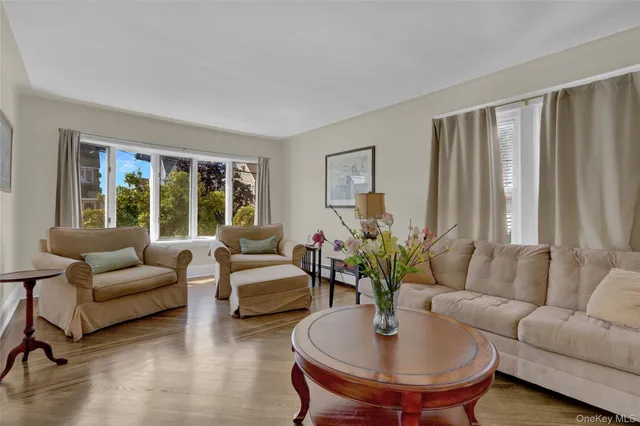 $749,999 | 57 Munro Boulevard, Valley Stream, NY 11581