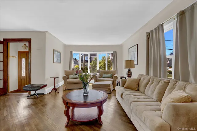 $749,999 | 57 Munro Boulevard, Valley Stream, NY 11581