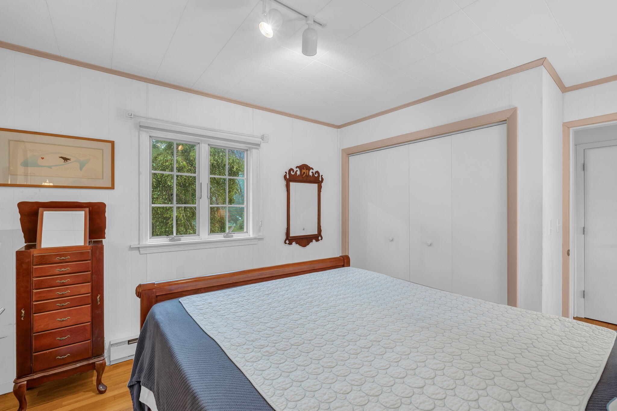 247 Island Road South Thomaston, ME 04858 - Photo 25 of 38 Primary Bedroom w/ Large Closet