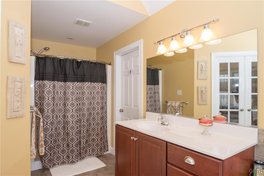 3982 Autumn Ridge Road Bethlehem, PA 18017 - Photo 20 of 39 Gallery Image 20