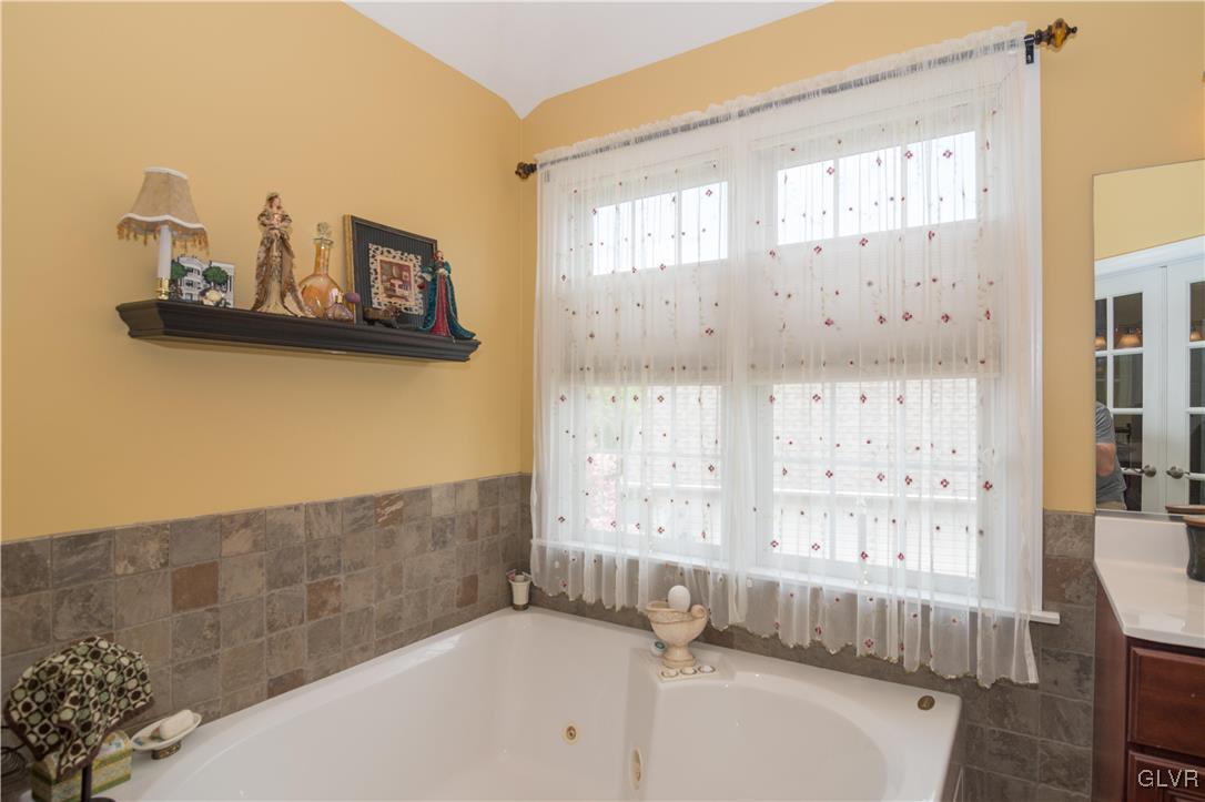 3982 Autumn Ridge Road Bethlehem, PA 18017 - Photo 21 of 39 Gallery Image 21