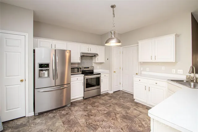 $2,100 | 2121 Kaybird Lane, Charlotte, NC 28270