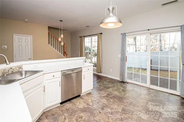 $2,100 | 2121 Kaybird Lane, Charlotte, NC 28270