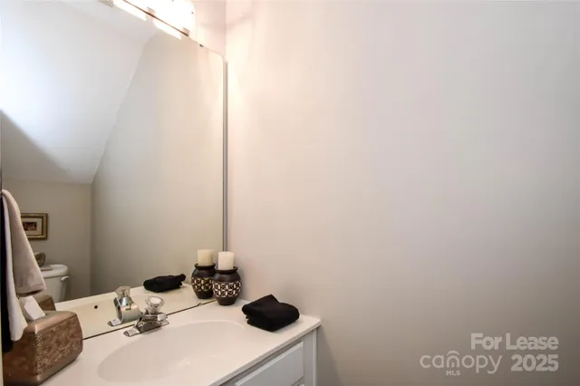 $2,100 | 2121 Kaybird Lane, Charlotte, NC 28270