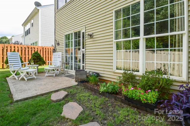 $2,100 | 2121 Kaybird Lane, Charlotte, NC 28270