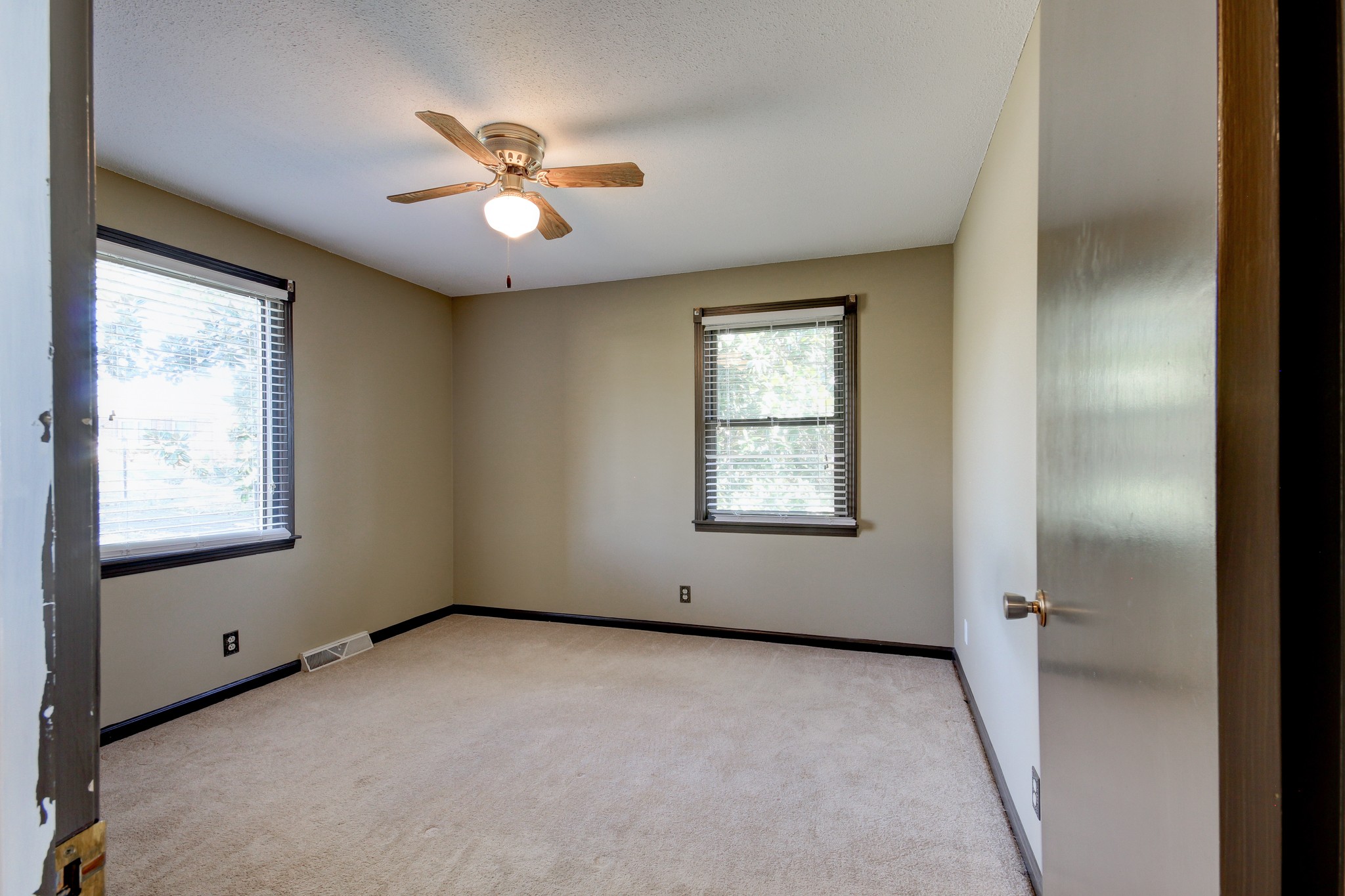 356 Kimbrough Road Clarksville, TN 37043 - Photo 29 of 50 a view of an empty room with a window