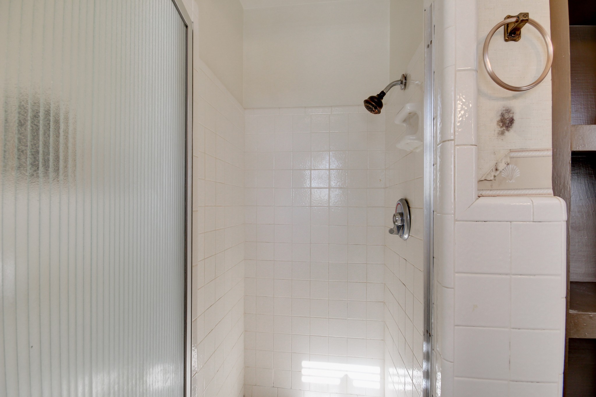 356 Kimbrough Road Clarksville, TN 37043 - Photo 40 of 50 a bathroom with a granite countertop shower