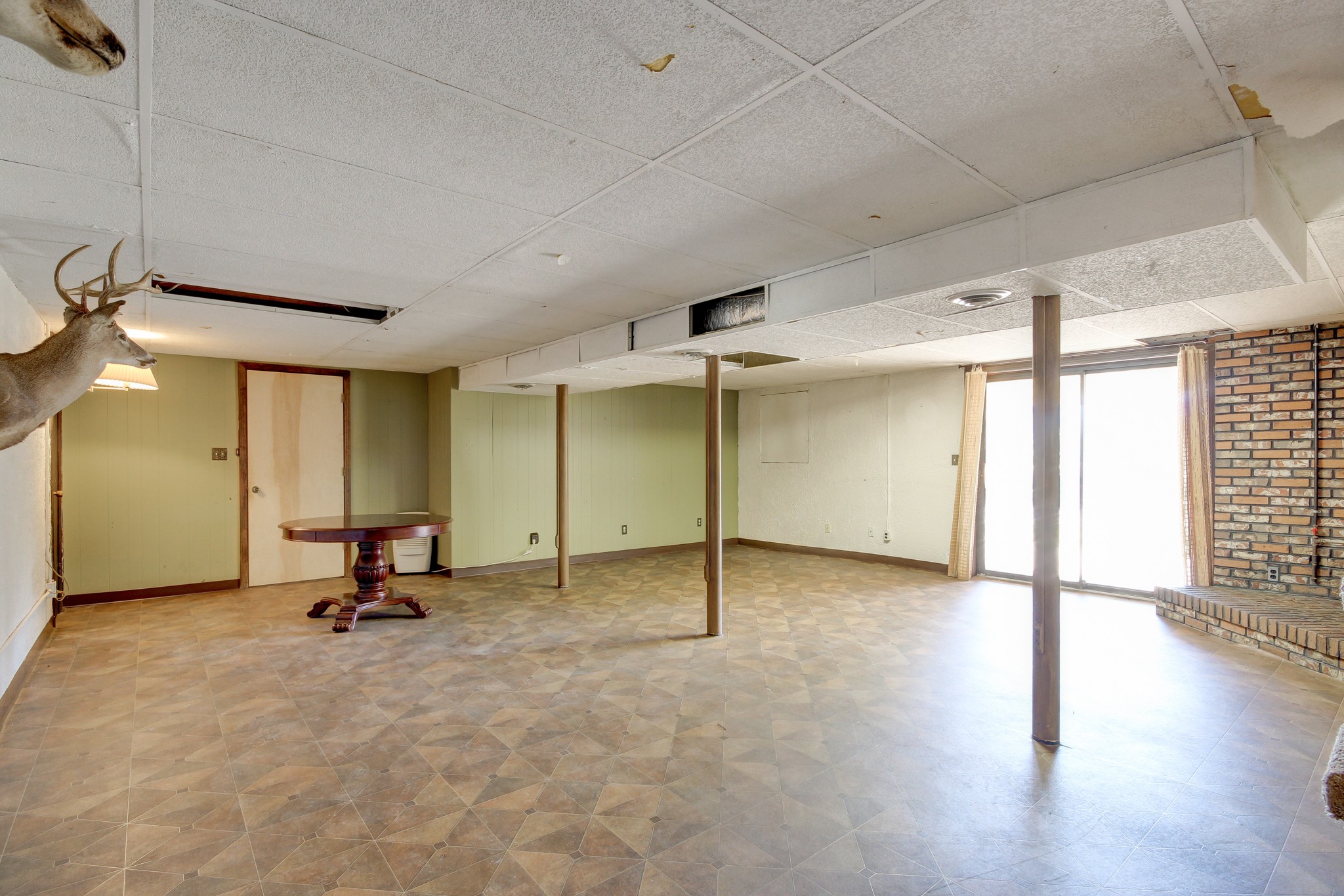 356 Kimbrough Road Clarksville, TN 37043 - Photo 41 of 50 a view of a room with gym equipment