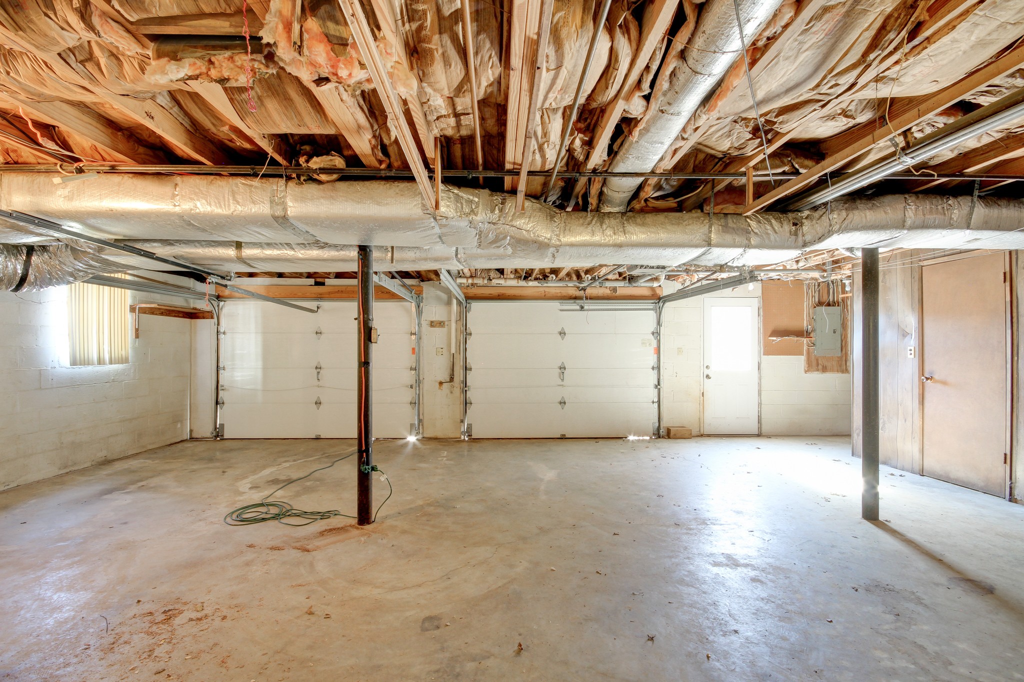 356 Kimbrough Road Clarksville, TN 37043 - Photo 45 of 50 a view of a garage