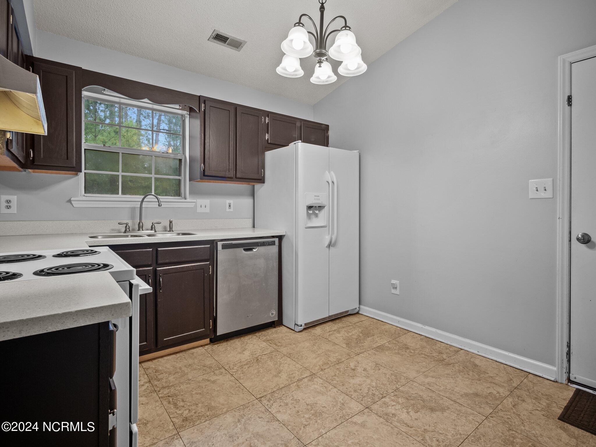 413 Oregon Trail Hubert, NC 28539 - Photo 15 of 49 33-web-or-mls-P4033535