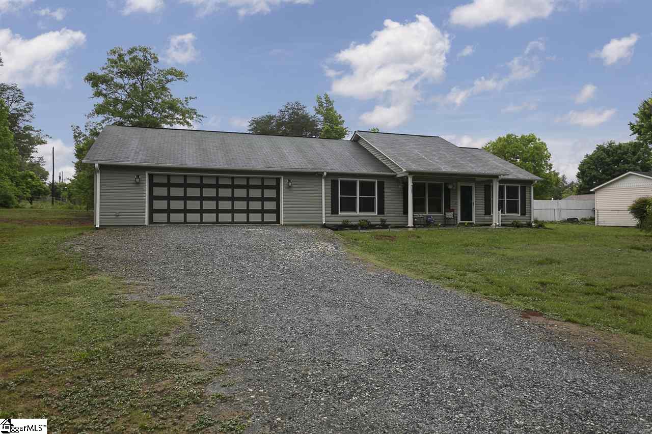 121 Bobo Road Wellford, SC 29385 - Photo 1 of 23 Gallery Image 1
