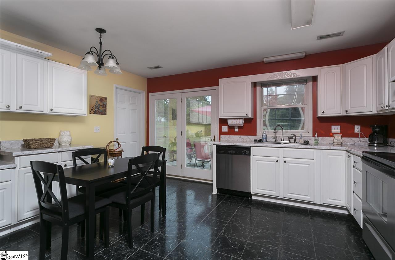 121 Bobo Road Wellford, SC 29385 - Photo 11 of 23 Gallery Image 11