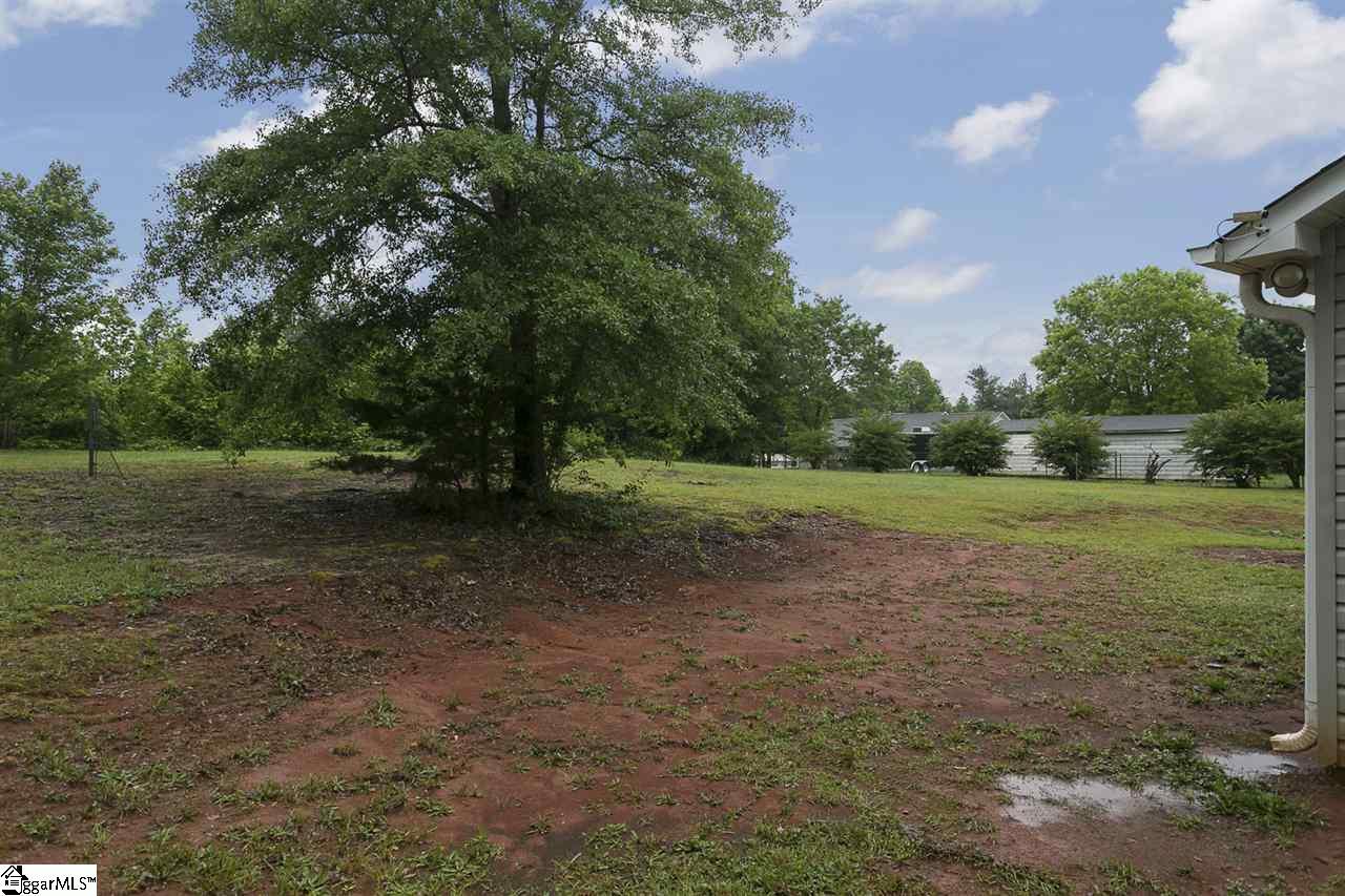 121 Bobo Road Wellford, SC 29385 - Photo 4 of 23 Gallery Image 4