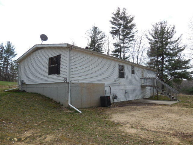 77 Maple Ridge Road Newaygo, MI 49337 - Photo 3 of 21 263-395120 Back 3