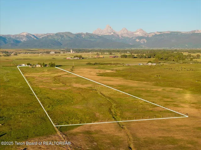 $825,000 | 6460 North 5000 West, Tetonia, ID 83452