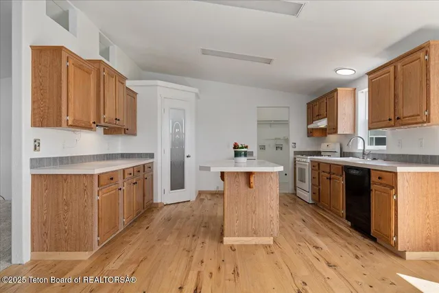 $825,000 | 6460 North 5000 West, Tetonia, ID 83452