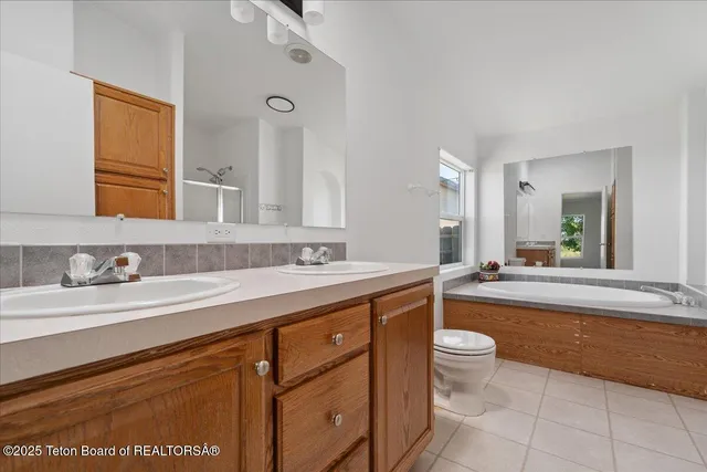 $825,000 | 6460 North 5000 West, Tetonia, ID 83452