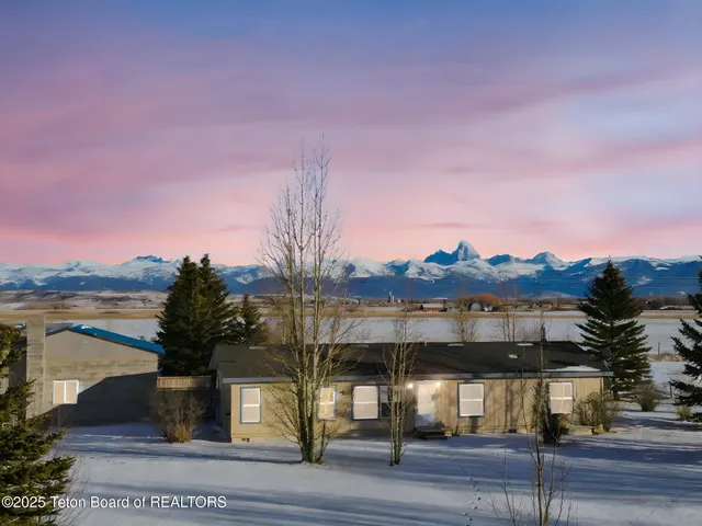 $825,000 | 6460 North 5000 West, Tetonia, ID 83452