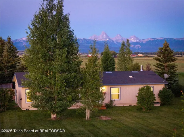$825,000 | 6460 North 5000 West, Tetonia, ID 83452