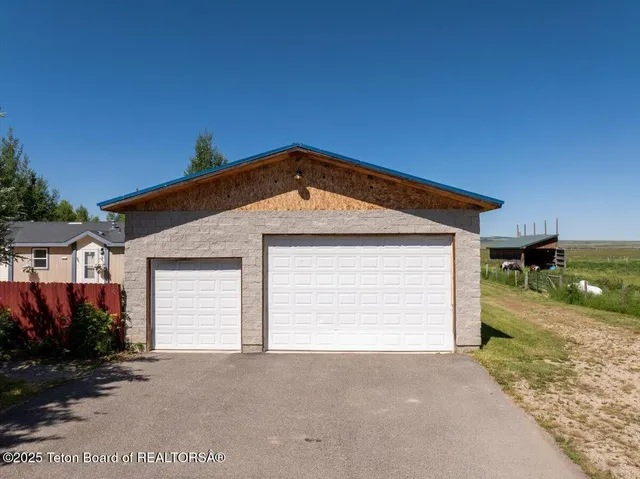$825,000 | 6460 North 5000 West, Tetonia, ID 83452