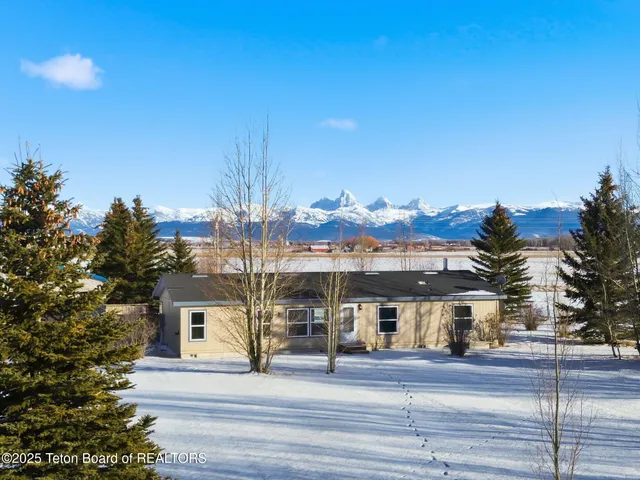 $825,000 | 6460 North 5000 West, Tetonia, ID 83452