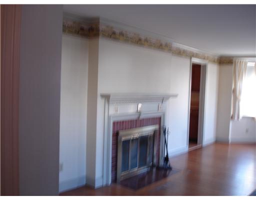 66 Bryant Road Cranston, RI 02910 - Photo 3 of 7 Living Room.