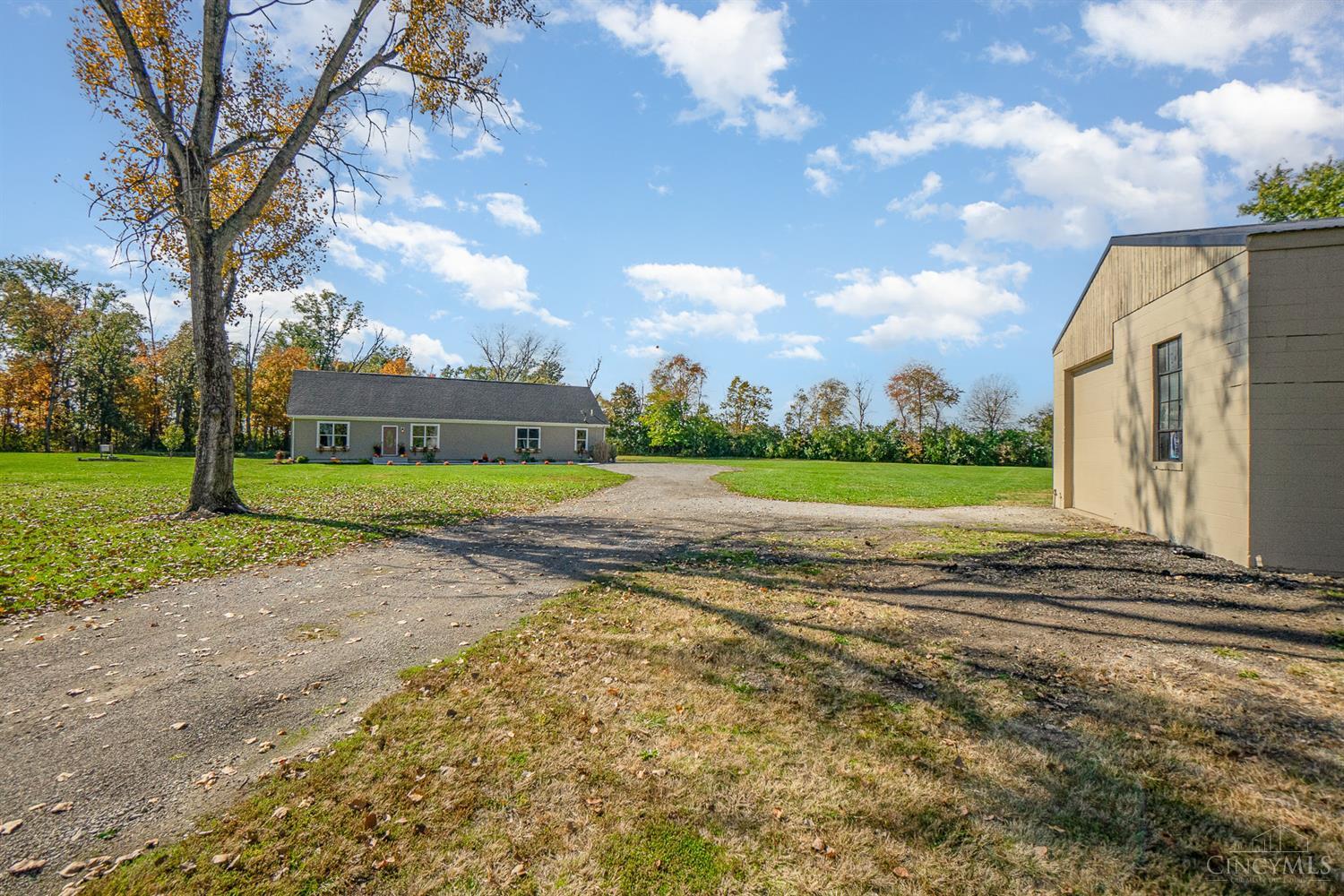 1027 Robinson Road Hamilton, OH 45013 - Photo 4 of 40