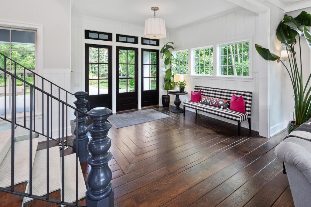 20455 Park Place Deephaven, MN 55331 - Photo 4 of 41