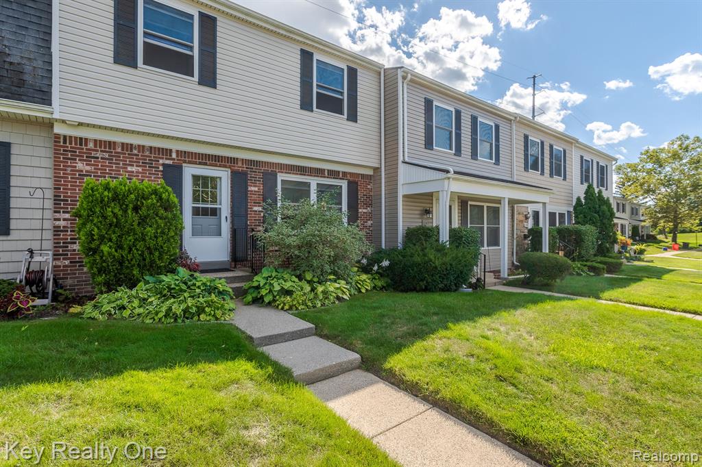 1145 Marquette Court Rochester Hills, MI 48307 - Photo 3 of 39
