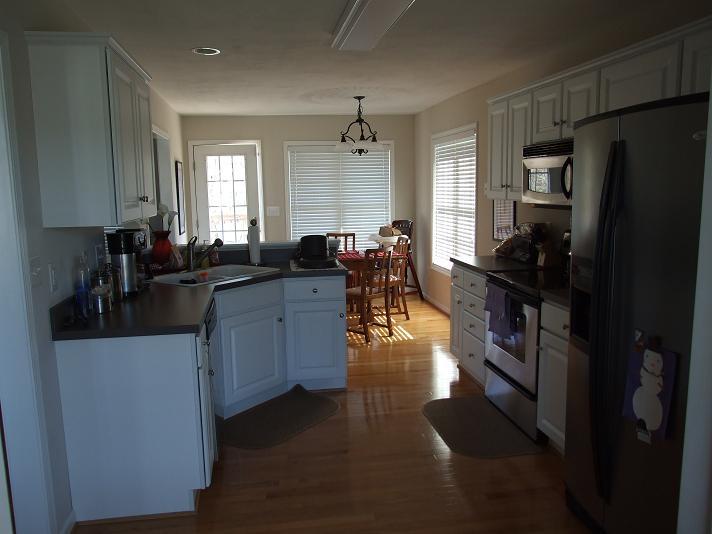 541 Castleridge Road Vinton, VA 24179 - Photo 5 of 5 KITCHEN