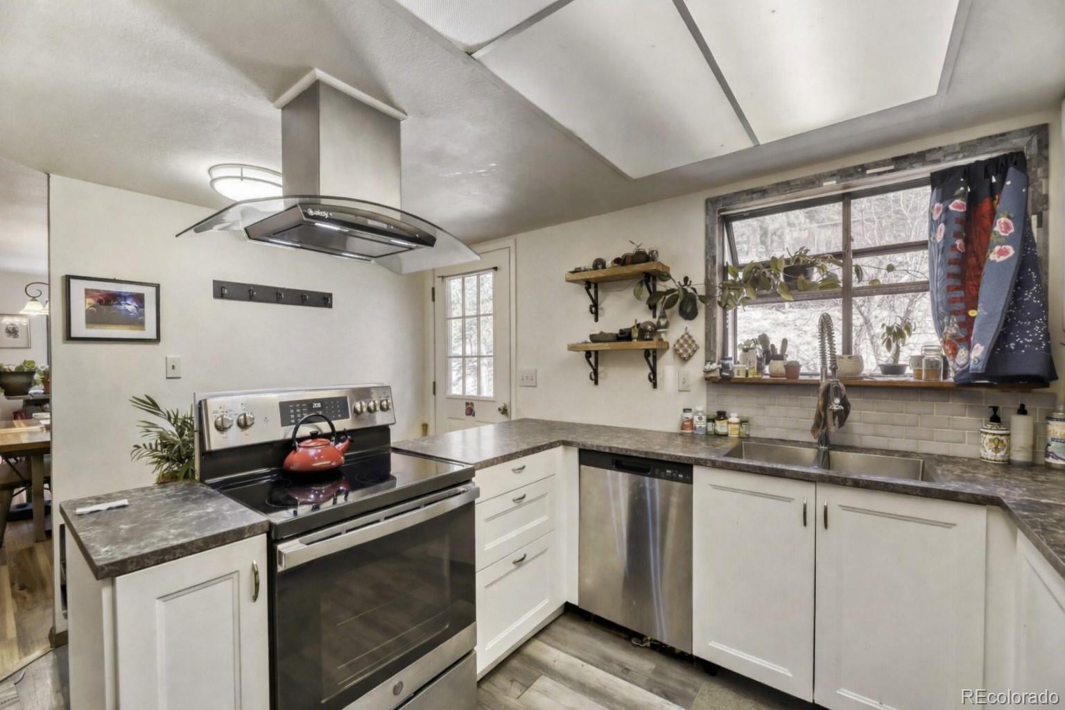 15 Gi-Gi Lane Evergreen, CO 80439 - Photo 2 of 28