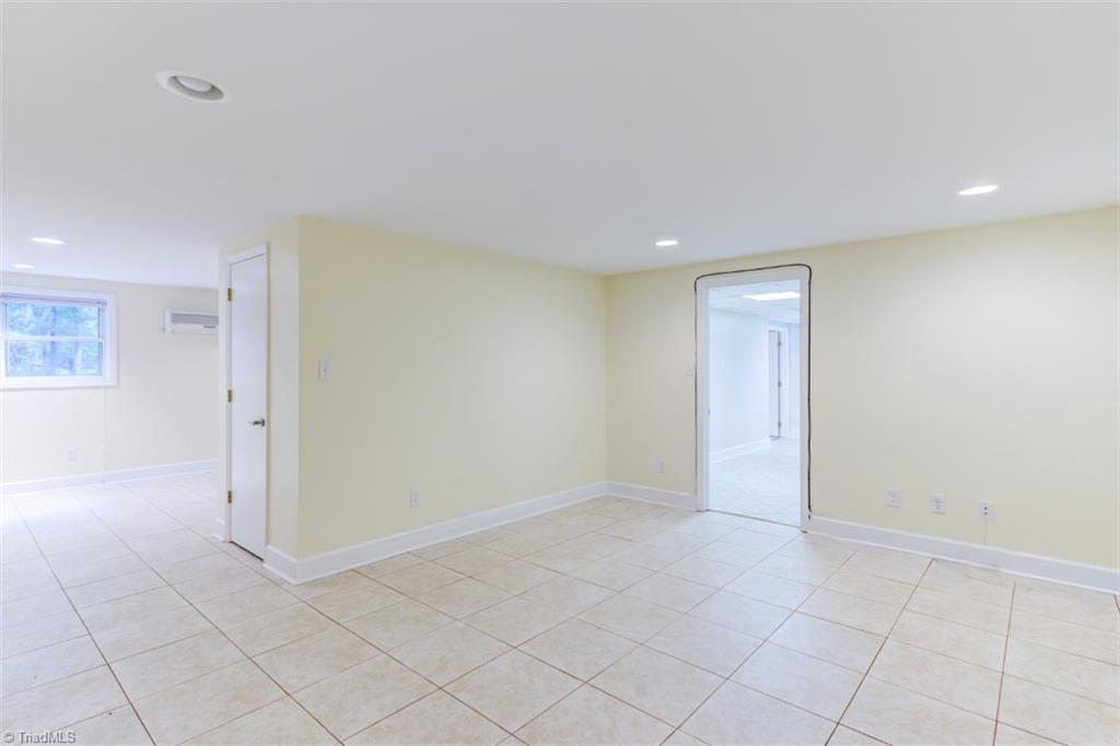 818 Chester Road Winston-Salem, NC 27104 - Photo 30 of 38 Gallery Image 30