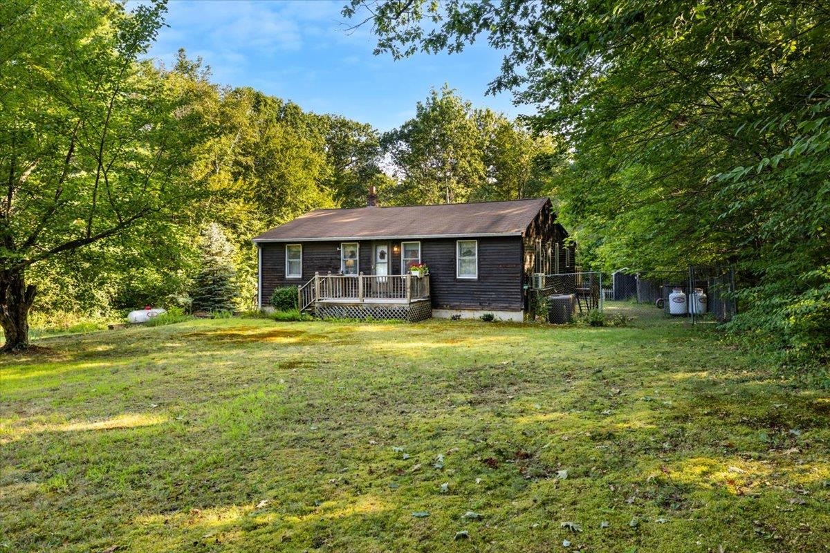 345 North Road Deerfield, NH 03037 - Photo 3 of 36