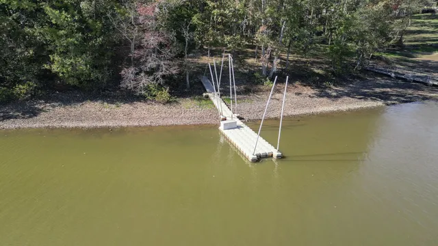 $550,000 | 585 Lakeway Drive, Murray, KY 42071