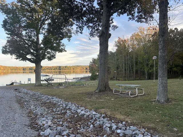 $550,000 | 585 Lakeway Drive, Murray, KY 42071