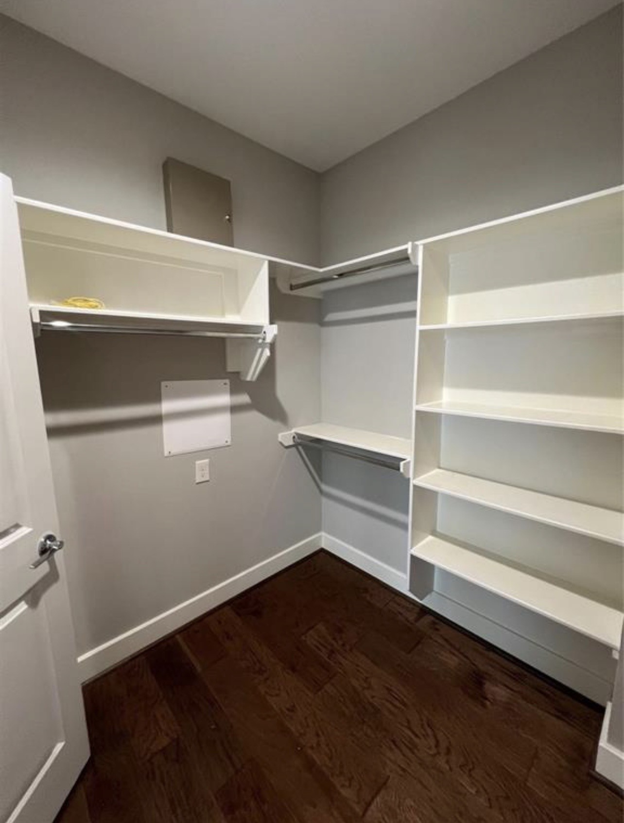 1224 Upton Street Houston, TX 77020 - Photo 24 of 48 Primary walk in closet