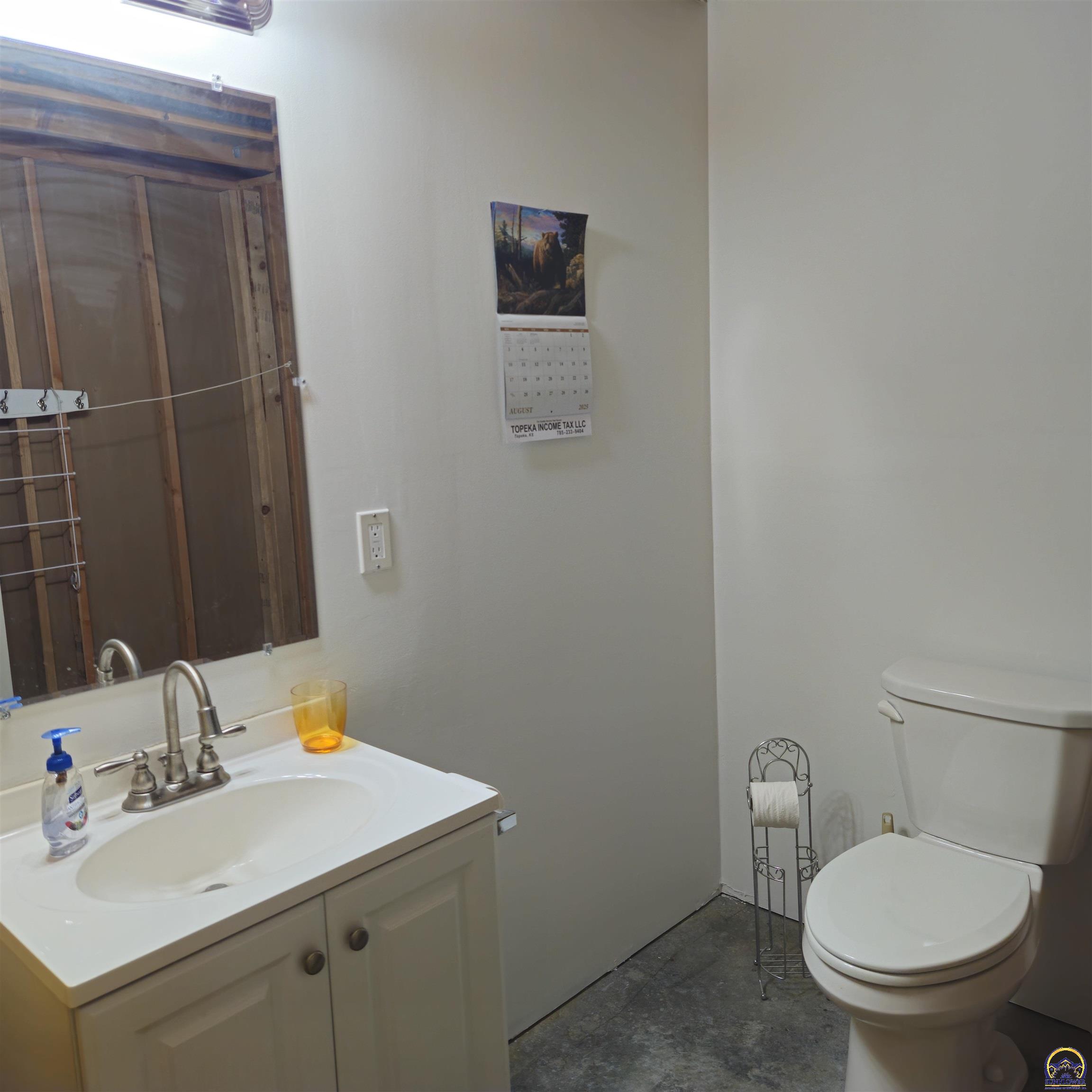 5334 Northwest Rochester Road Topeka, KS 66617 - Photo 11 of 21