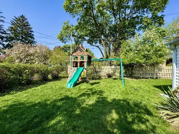 $500,000 | 218 North Eastwood Avenue, Mount Prospect, IL 60056