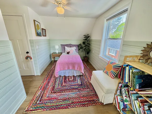 $500,000 | 218 North Eastwood Avenue, Mount Prospect, IL 60056