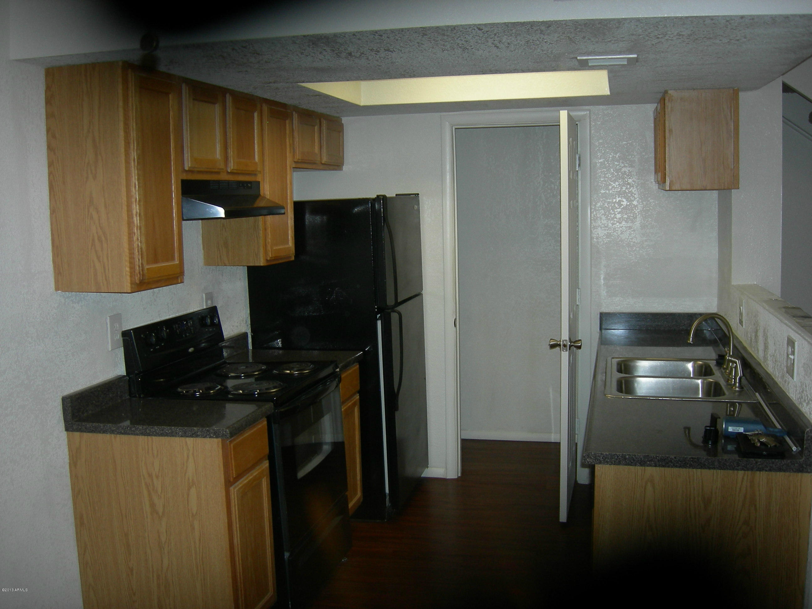 2697 West Ocotillo Road Phoenix, AZ 85017 - Photo 7 of 9 Kitchen