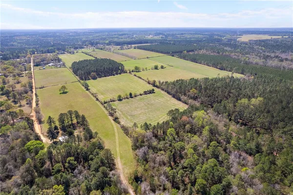 $404,610 | 1 Hubert Johns Road, Jesup, GA 31545