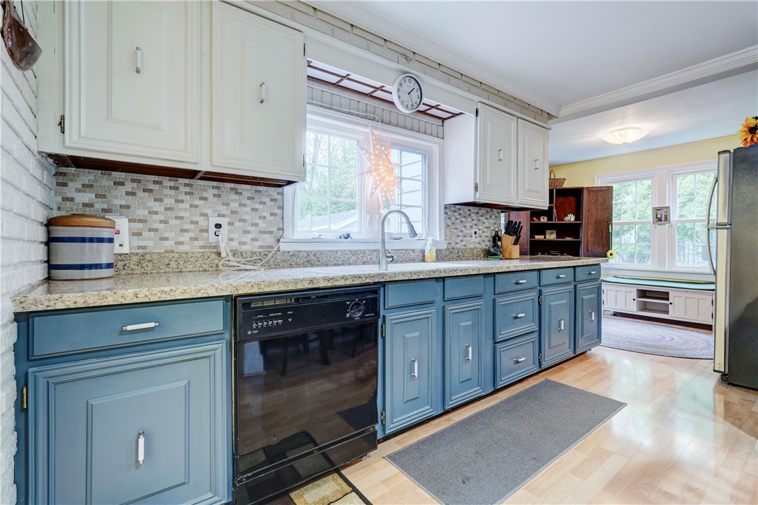 95 Brook Road Pittsford, NY 14534 - Photo 8 of 46