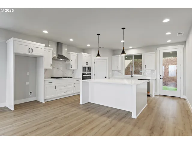 $799,900 | 12171 Southwest Autumn View Street, Tigard, OR 97224