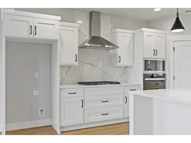 $799,900 | 12171 Southwest Autumn View Street, Tigard, OR 97224