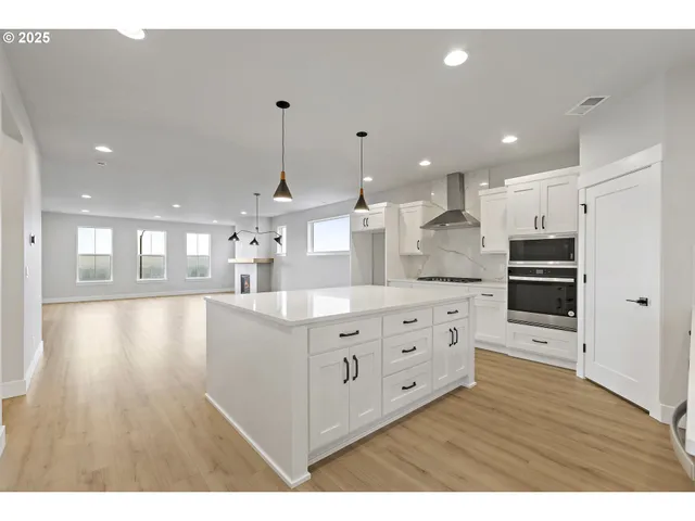 $799,900 | 12171 Southwest Autumn View Street, Tigard, OR 97224